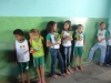 alunos-da-escola-21-de-setembro-petrolina-pe-exibem-orgulhosos-a-plantinha-que-estao-cultivando-18-10-2012